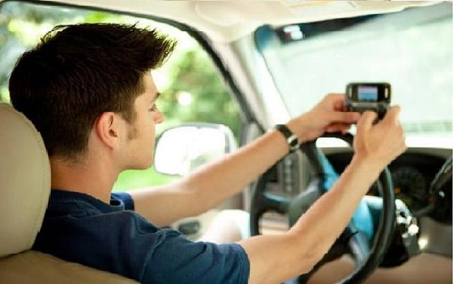 controlling-the-teen-driving-habits-through-cell-phones