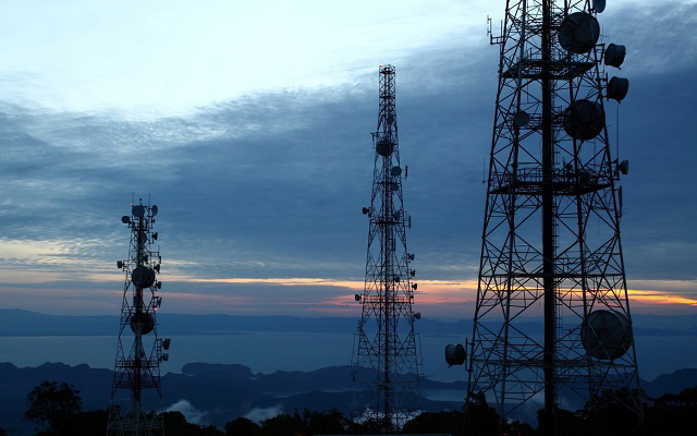 Indian Mobiles Catch Signals of Pakistani Telecom Networks