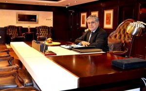 Ishaq Dar Calls for Transparency in Coming 4G Spectrum Auction