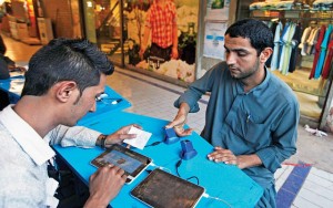 Pakistan Becomes an Exemplar for India to Make Mobile SIM Cards Aadhaar Based