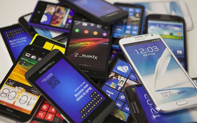 Mobile Phone Imports Increase by 4.23% During 2015-16