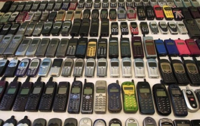 Passengers with 1645 Mobile Phones Arrested at Rawalpindi Airport