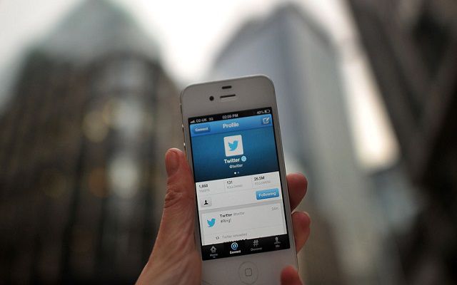 Now Twitter’s New Button Allows You Accept Private Messages from Your Website
