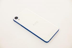 htc desire 628 back cover is non removable