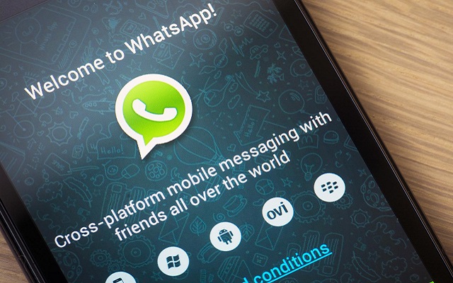 WhatsApp Adds Snapchat Like doodle tool: Now Add Emojis to Photos and Videos