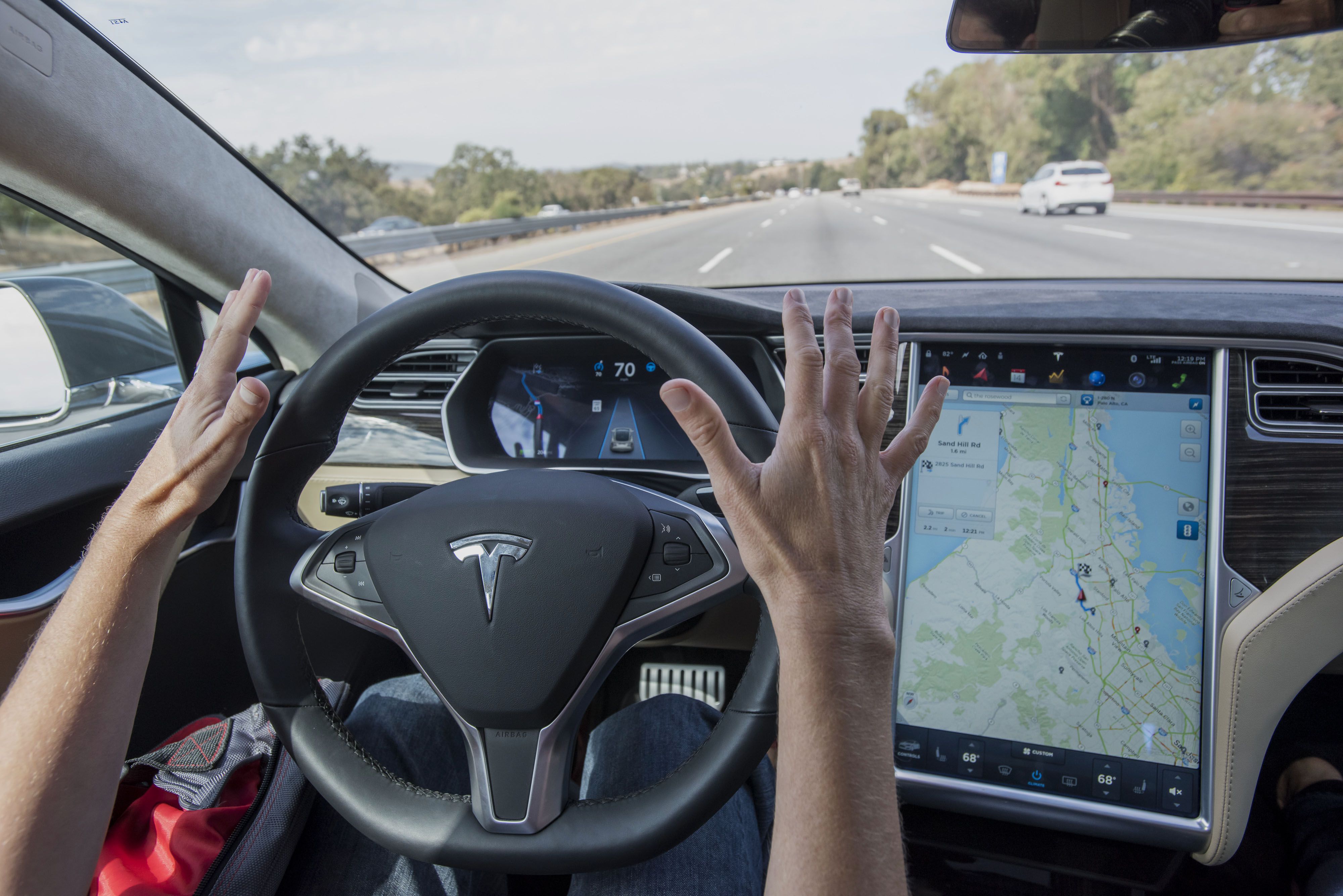 Go Auto-Driven by Tesla's New self-Driving features