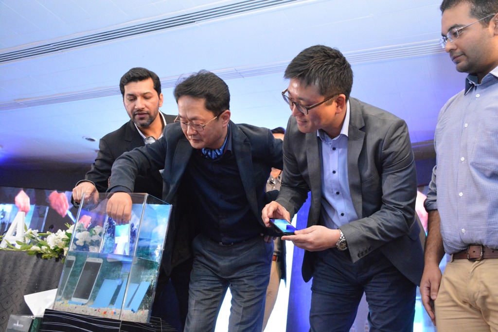 Samsung Unveils the Enhanced Series of Galaxy A3, A5 & A7