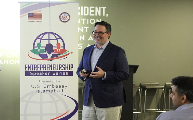 NIC Hosts “Entrepreneurship” Speaker Series in Partnership with US Embassy