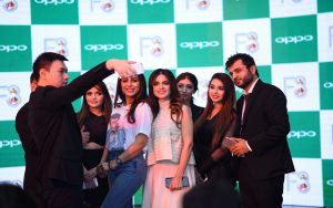 OPPO Launches Selfie Expert F3 to Leverage the Group Selfie Trend