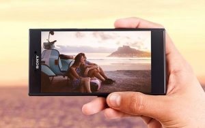 Sony Launches Mid-Range Xperia R1