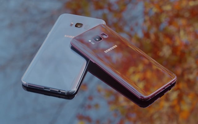 Samsung Launches Burgundy Red Galaxy S8