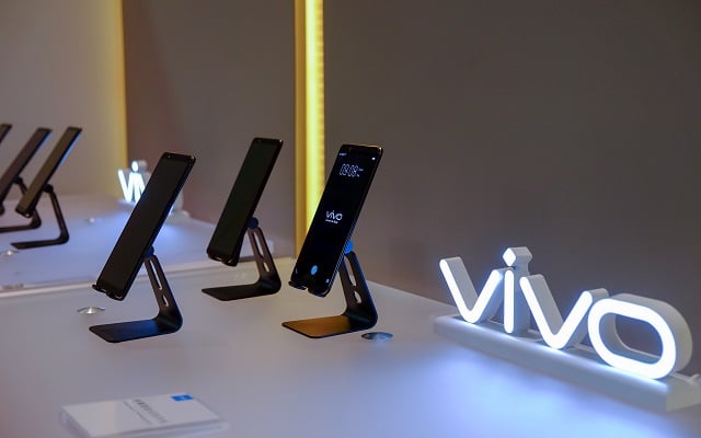 Vivo Showcases World’s First Ready-to-Produce In-Display Fingerprint Scanning Smartphone at CES 2018