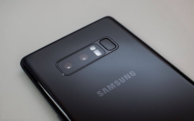 Samsung Plans to Launch Flagship Phones with Under-Glass Selfie Cameras