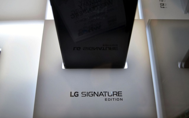 LG V35 Signature Edition