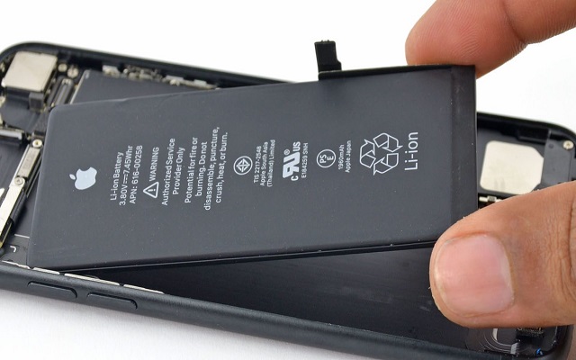 Apple Announces Higher prices for iPhone battery replacements from January 1st
