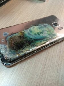 Samsung Galaxy S7 Edge Caught Fire and Exploded in Pieces