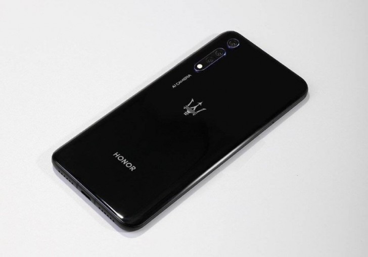 Honor V20 Leaked Posters Confirm 4000mAh Battery Capacity