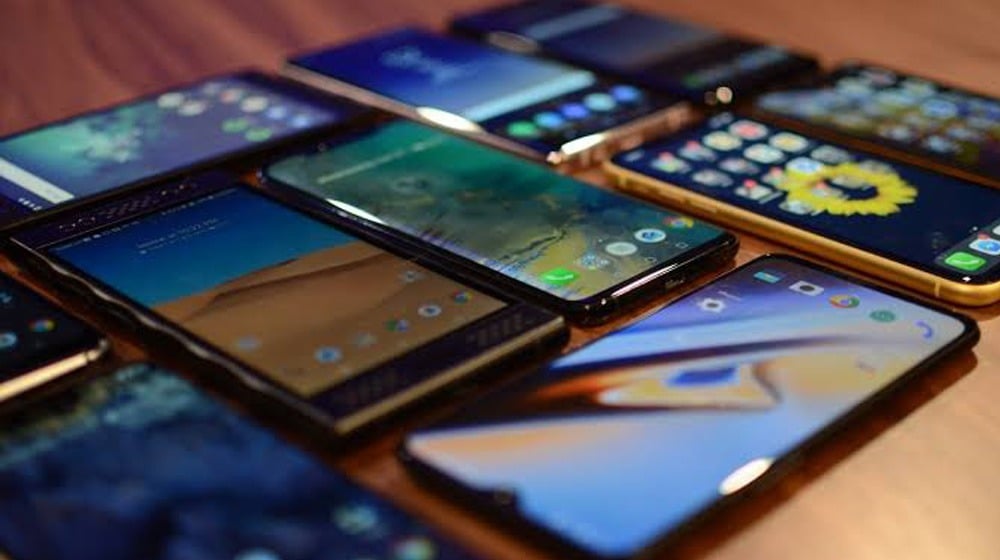 Xiaomi for the first time saw less than a third of its shipments