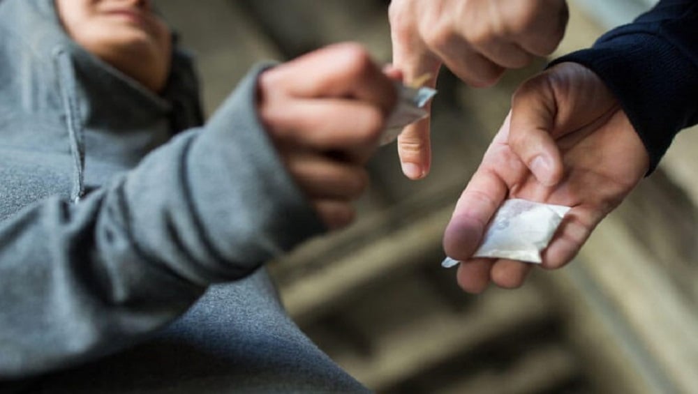 Drug Dealers Use SnapChat to Sell Drugs: BBC Investigation