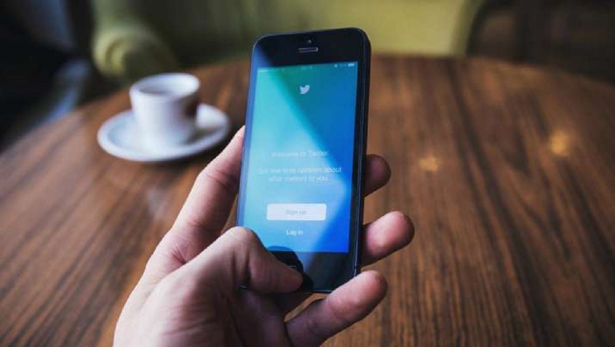 Twitter Business Users have their Private Data Exposed