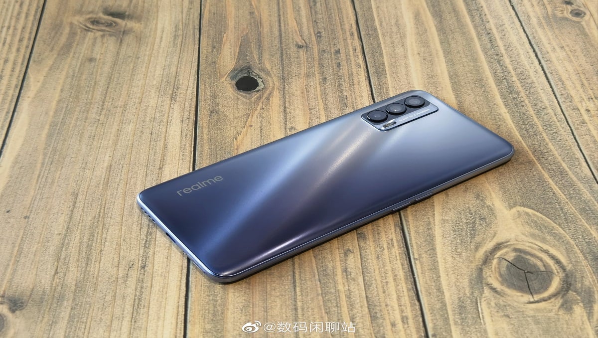 Realme V15 to Feature 65W Fast Charging