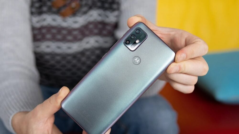 Motorola's Cost-effective Phone to come with Smooth display