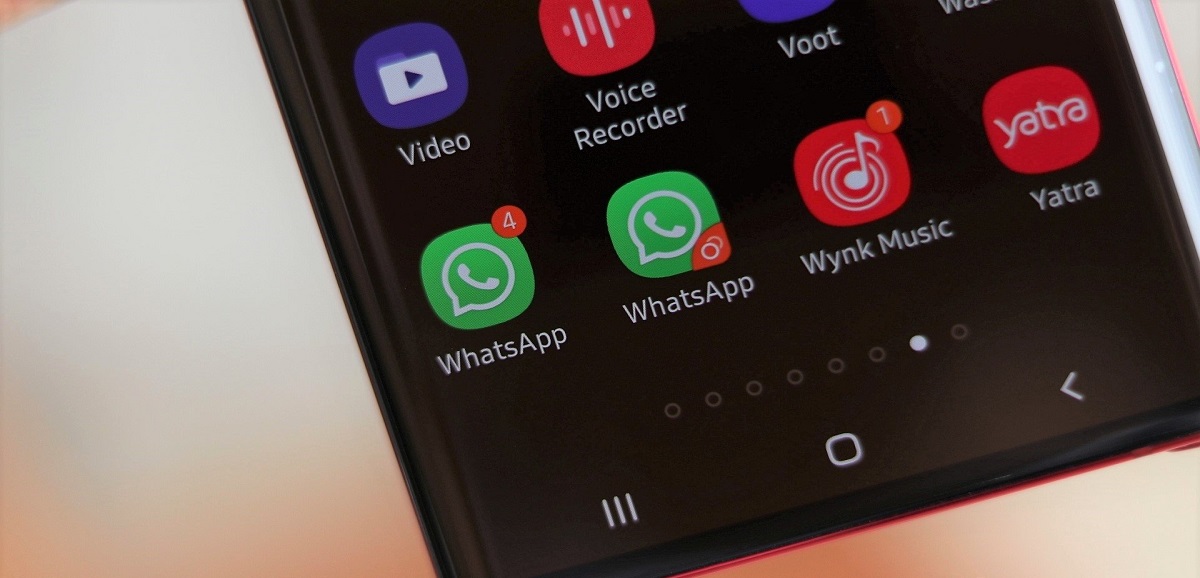 Samsung to fix a Dual Messenger WhatsApp file-sharing issue