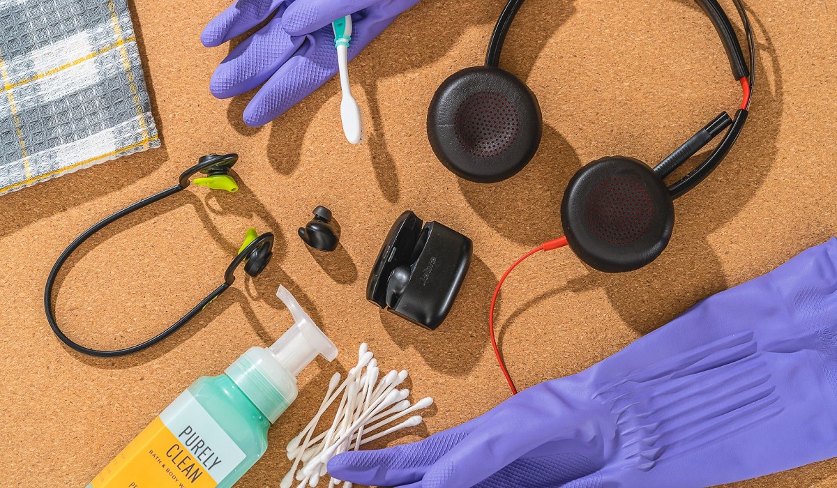 How to Clean your Headphones and Handsfree?