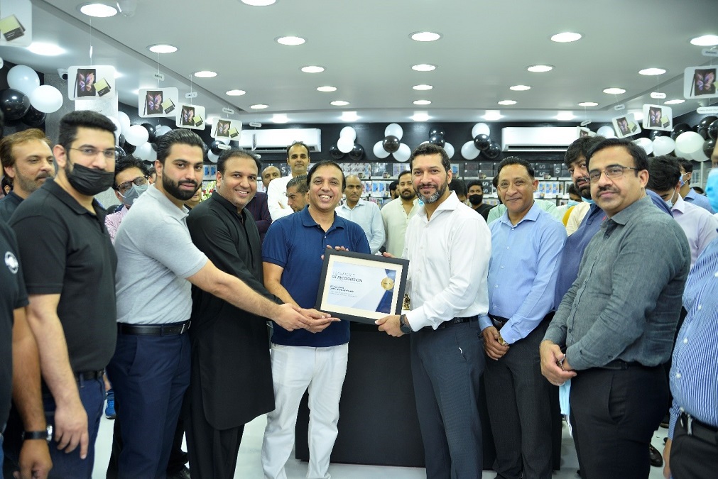 New Samsung Experience Stores Open in Hafeez Center