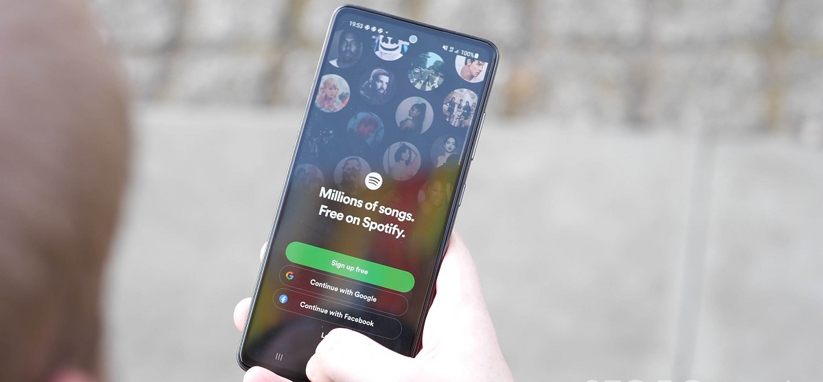 Spotify is developing “Swipe-to-queue” gesture for Android users