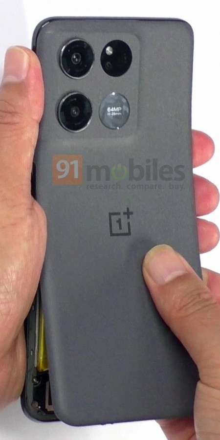 OnePlus Ace Racing Edition Appears in Live Image