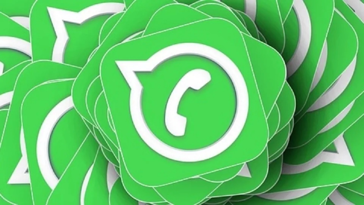 WhatsApp will soon allow hiding online status