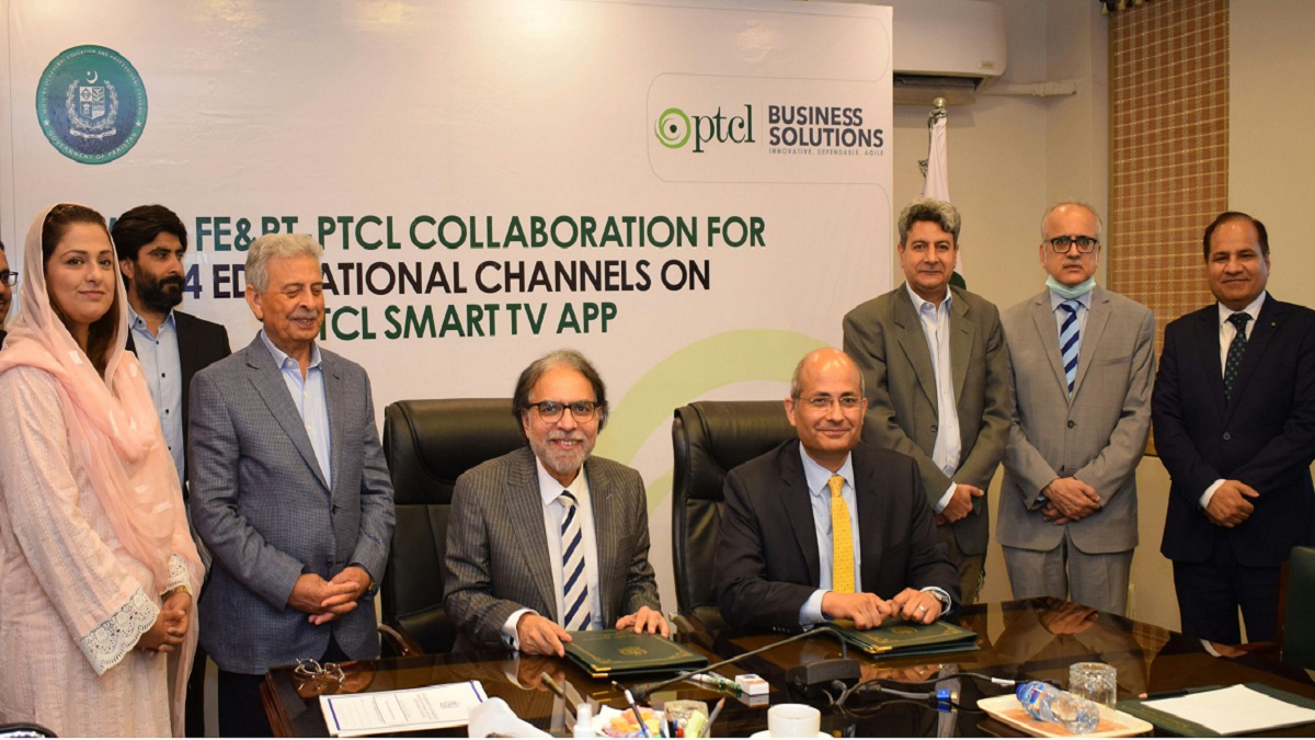 Ministry of Federal Education & Professional Training signs contract with PTCL