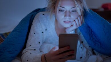 Blue Light From Your Devices can make you Old Faster