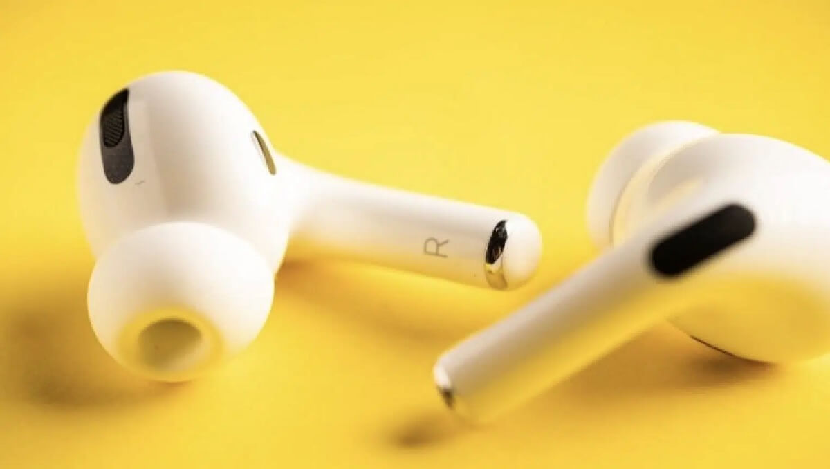 AirPods, AirPods Professional and AirPods Max Get New Firmware Replace