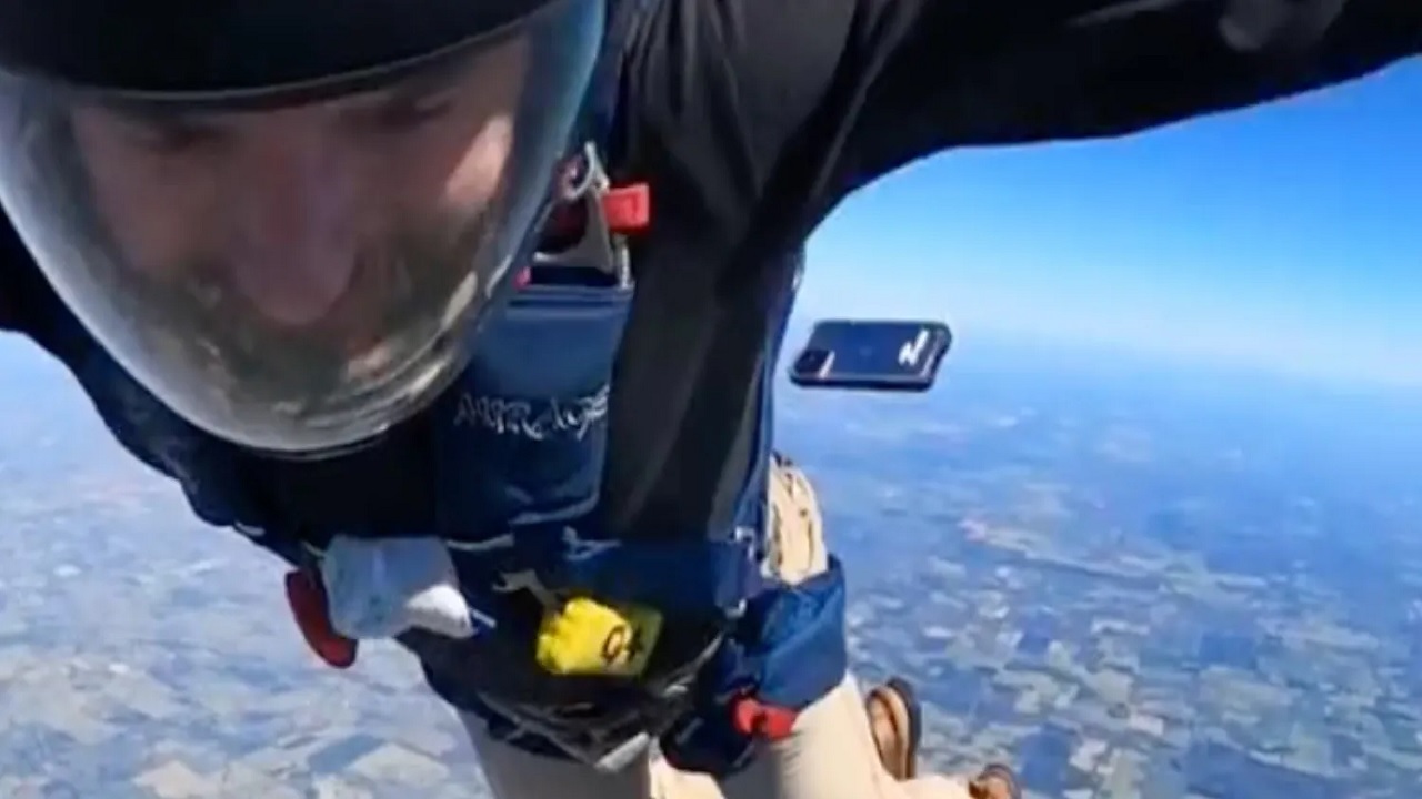 iPhone drop skydiving video