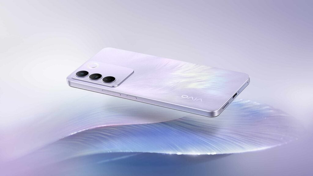 vivo V27e has a 6.62′′* 2.5D screen 