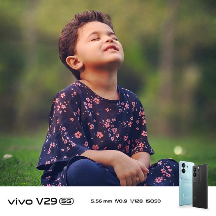 Arslan Arif, the person behind Androon Lahore, who captures the beautiful streets of Lahore, said, "vivo V29 5G is a creative tool that empowers photographers 
