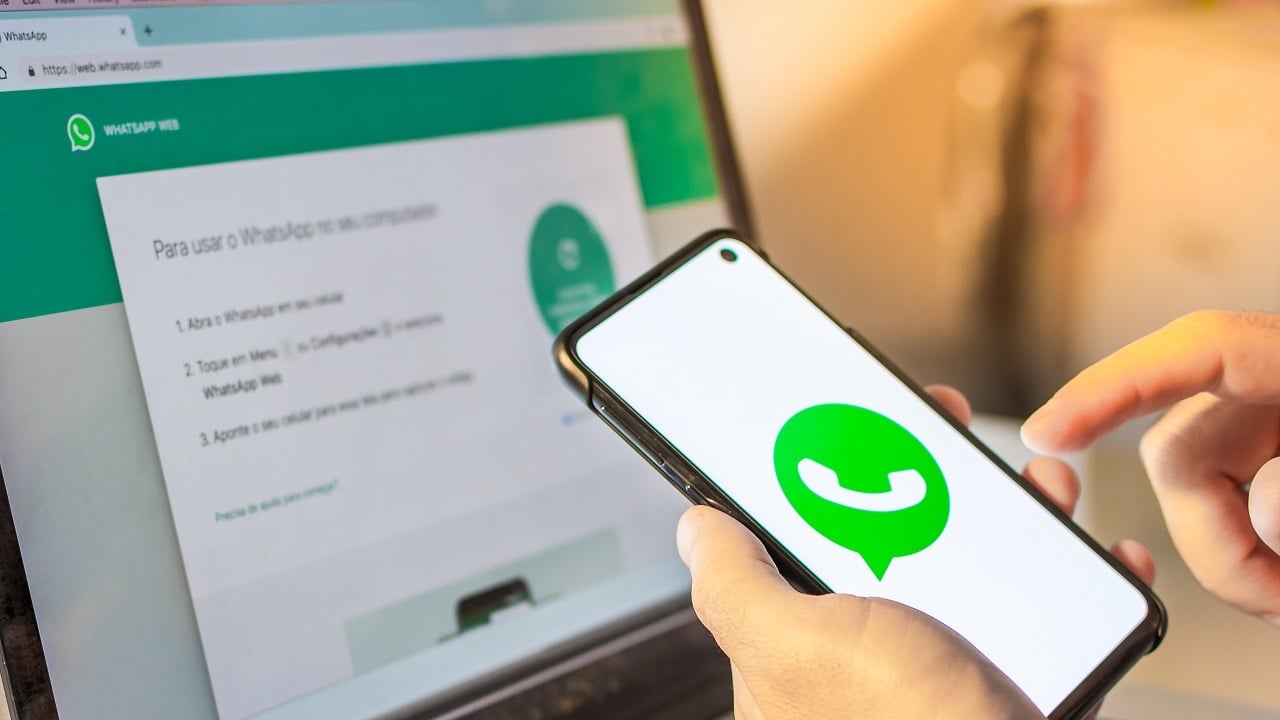 WhatsApp is Testing A Unified Updates Tab for Status and Channels on Web