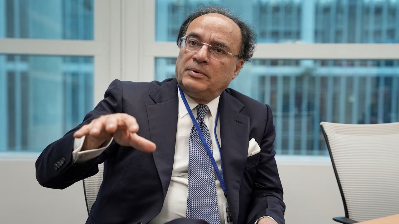 Steep Taxes, Energy Costs Forcing Multinationals to Leave Pakistan: Aurangzeb