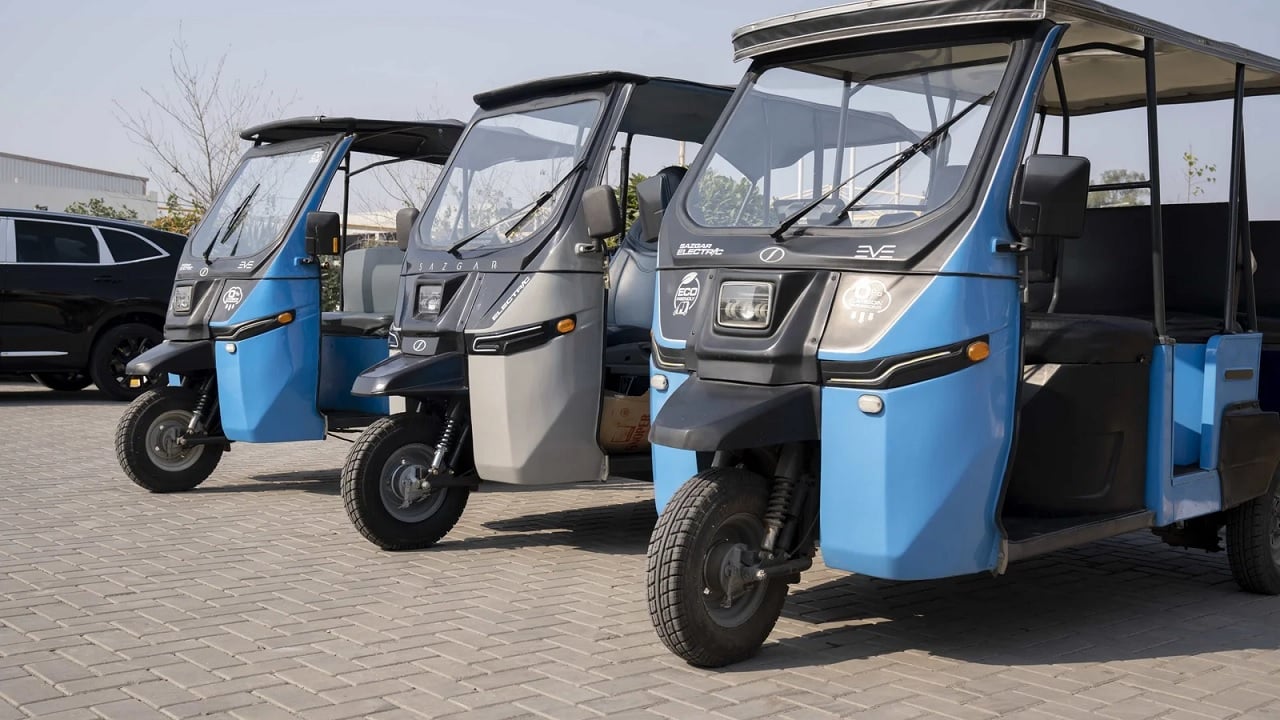 Chinese Company Offers Investment in Electric Rickshaws in Pakistan