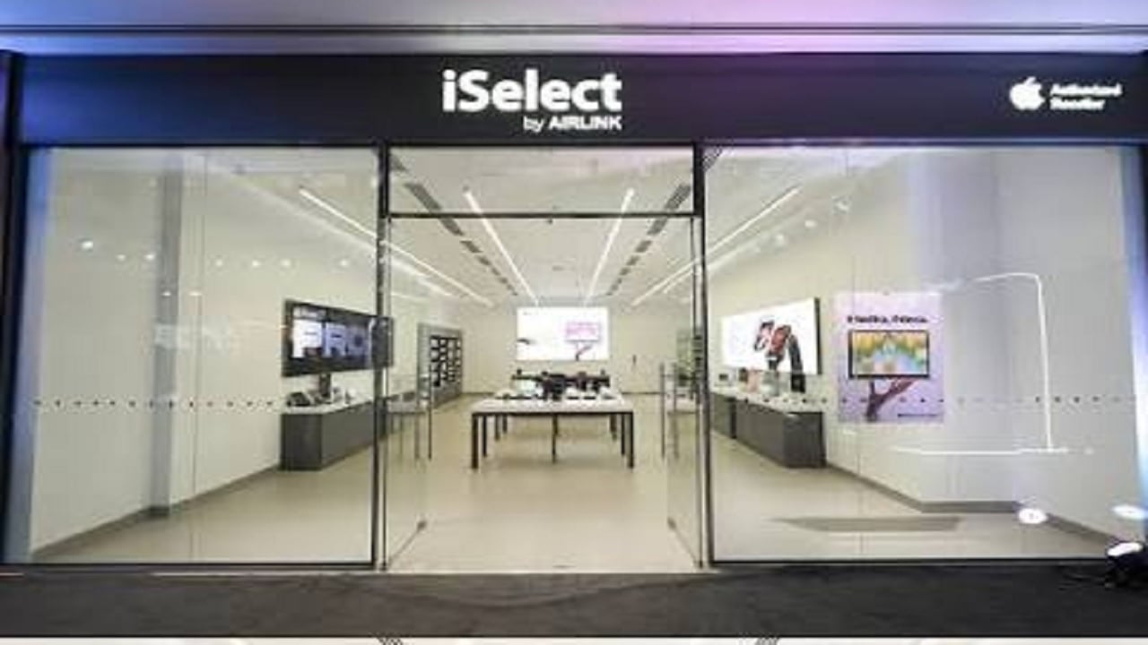 US Consul General Lahore Visits iSelect by Airlink Apple Store