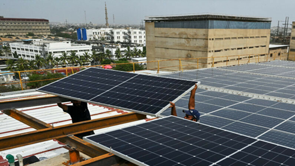 More Pakistanis Are Pairing Solar Panels with Batteries—Here's Why